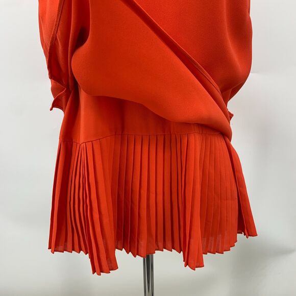 Banana Republic Accordion Tiered Blouse Womens S Small Red Keyhole Back Top - Picture 5 of 13